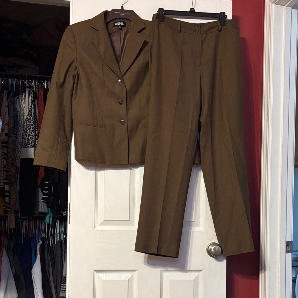 Kasper Elegant Brown Suit set - jacket and pants size 8